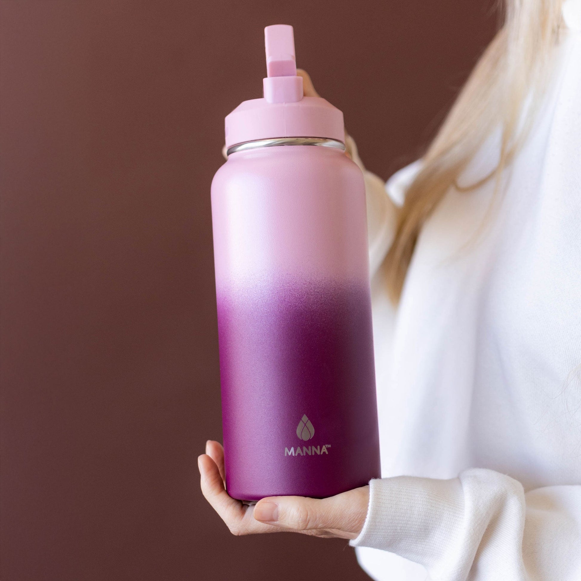 32-oz-powel-bottle-r8 32_Manna_Website_Lifestyles-2.jpg