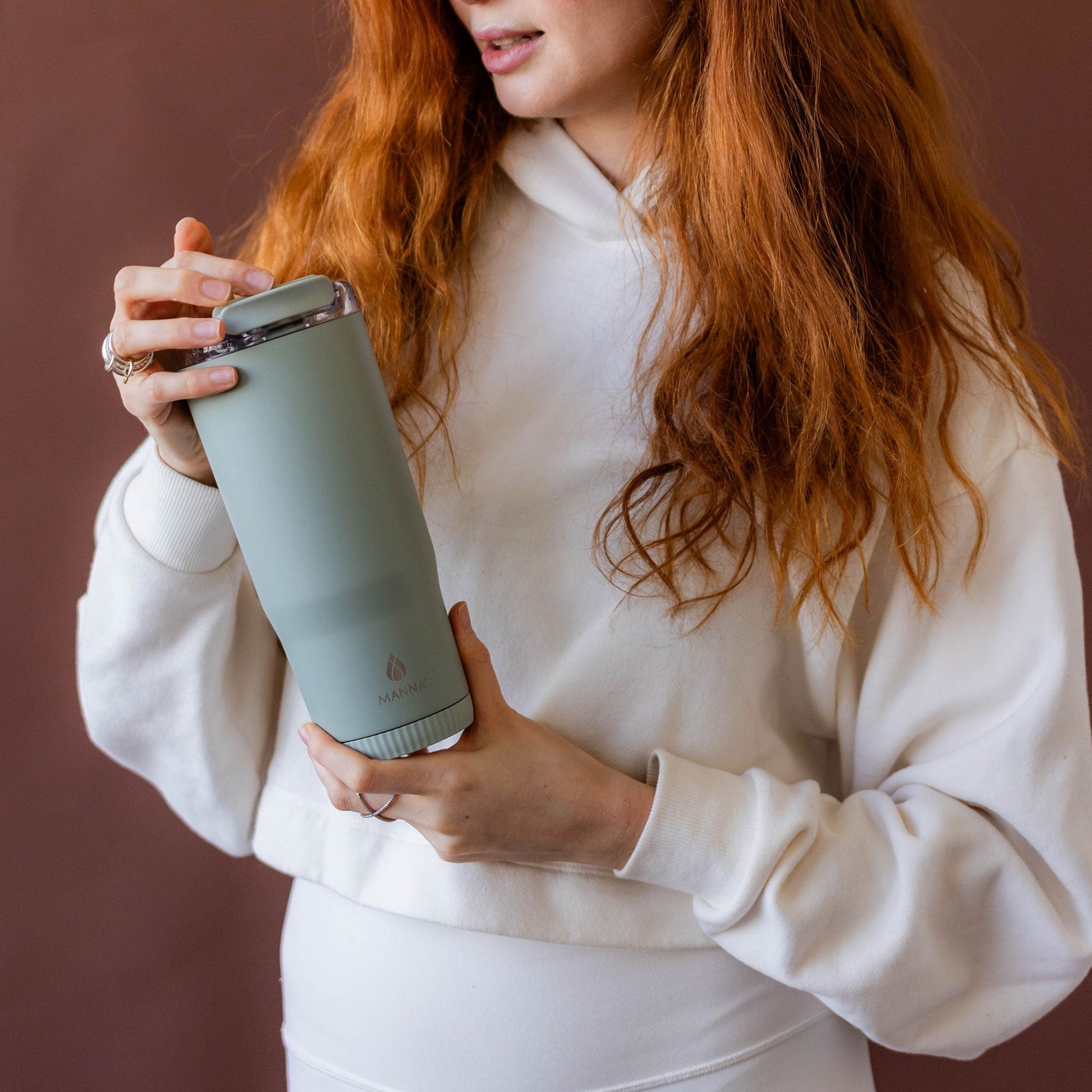 30-oz-groove-tumbler-v6 4Manna_Website_Lifestyles-17.jpg