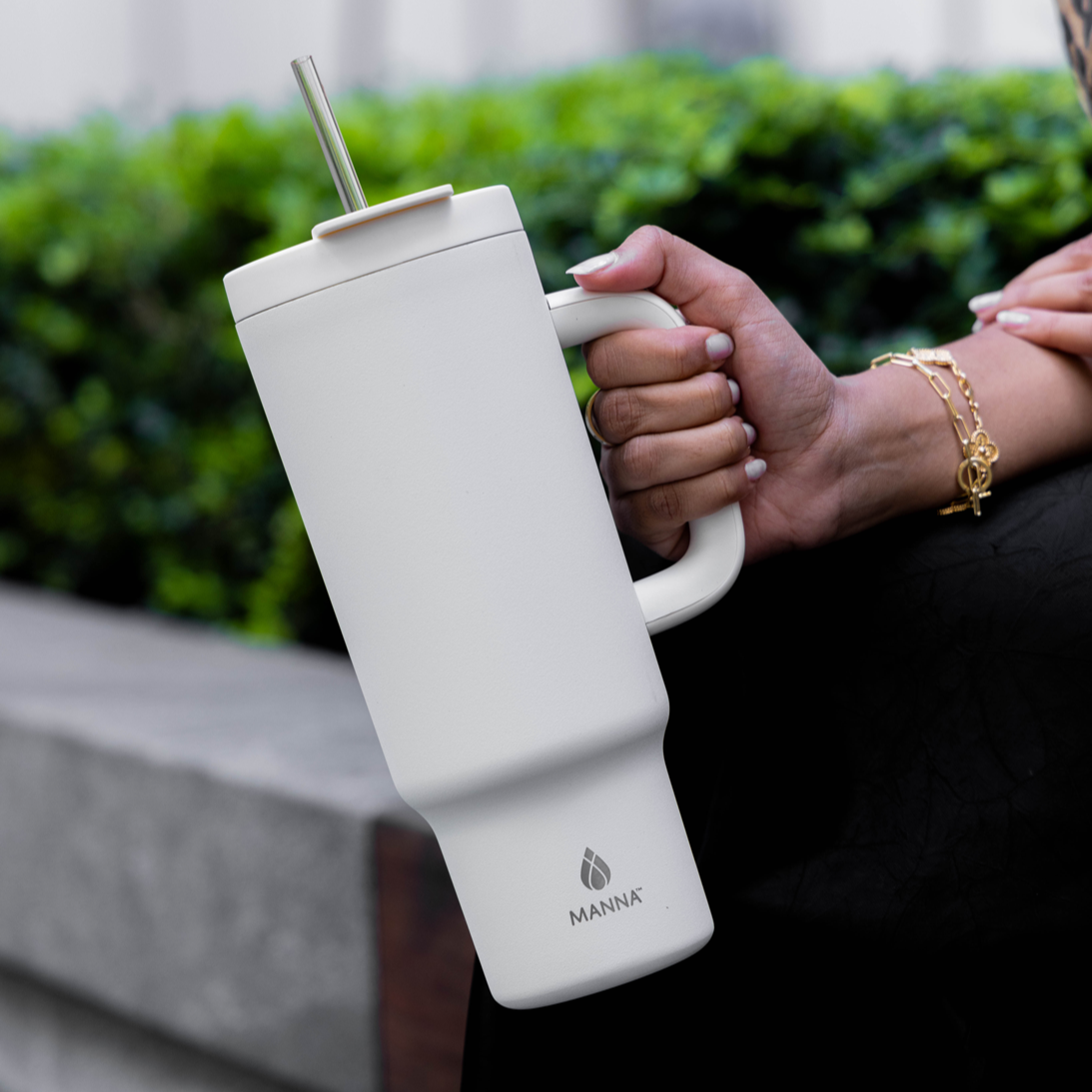 40-oz-leisure-tumbler-q8 Core_Home_Manna_Lifestyle_AUG_13-38.png